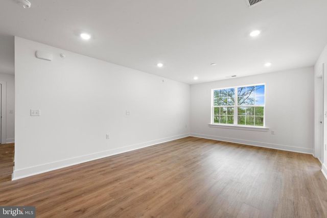 2306 PRINCE HALL, Pennington, NJ 08534