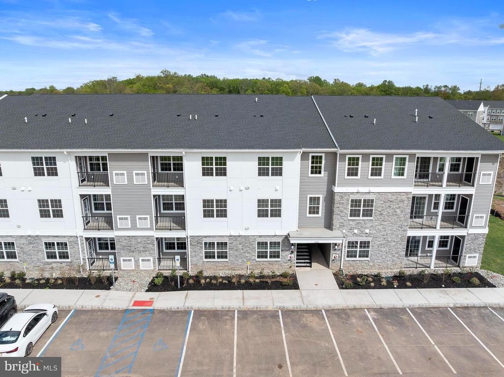 2306 PRINCE HALL, Pennington, NJ 08534