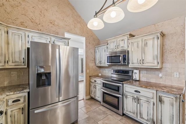 1066 Hilltop Mansion, Yukon, OK 73099