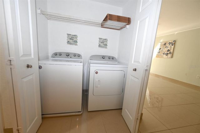 5110 NORTHRIDGE ROAD 202, Sarasota, FL 34238