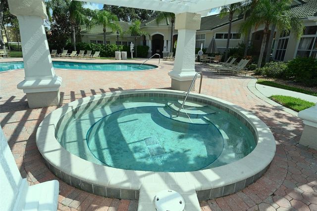 5110 NORTHRIDGE ROAD 202, Sarasota, FL 34238
