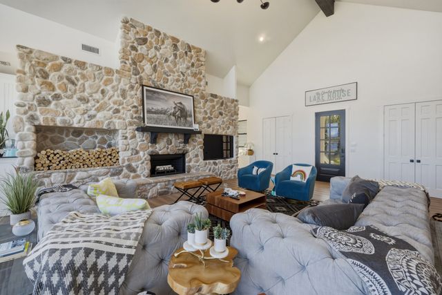 550 Camp Cypress Trail, Winnsboro, TX 75494