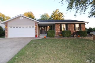 1346 Thornwood Drive, St Charles, MO 63304