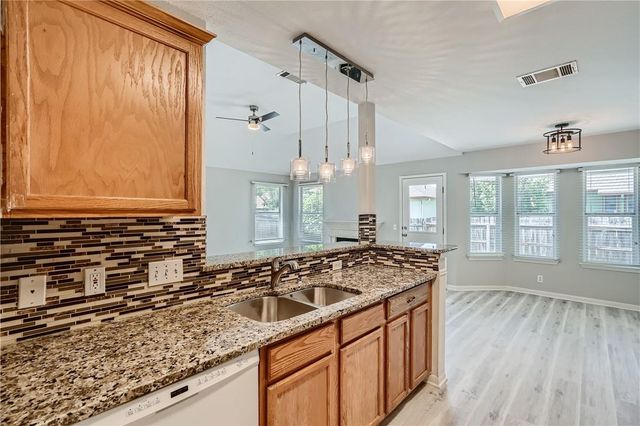 102 Evergreen CIR, Georgetown, TX 78626