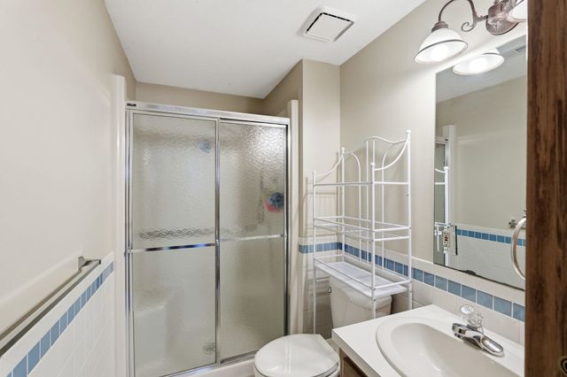 9905 W Westlawn Cir, Wichita, KS 67212