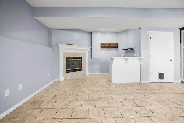 1220 SE 12th Terrace, Lee's Summit, MO 64081