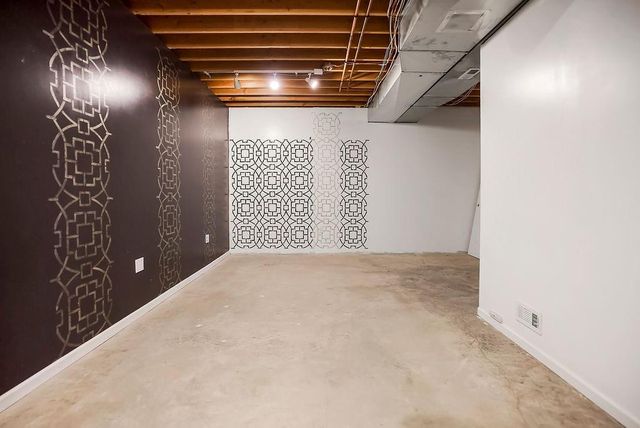 1220 SE 12th Terrace, Lee's Summit, MO 64081