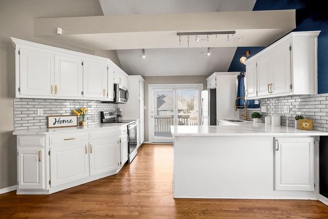 1220 SE 12th Terrace, Lee's Summit, MO 64081