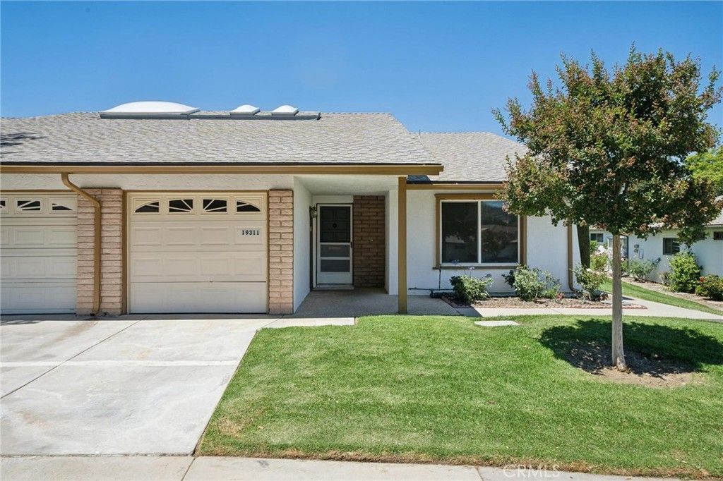 Image 1 of property listing at 19311 Oak Crossing Road, Newhall, CA 91321