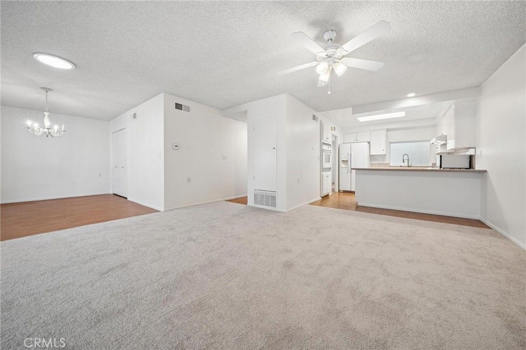 Image 11 of property listing at 19311 Oak Crossing Road, Newhall, CA 91321