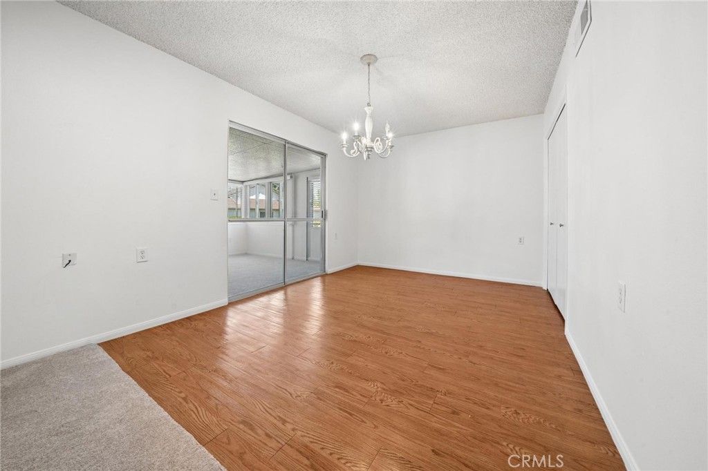 Image 13 of property listing at 19311 Oak Crossing Road, Newhall, CA 91321