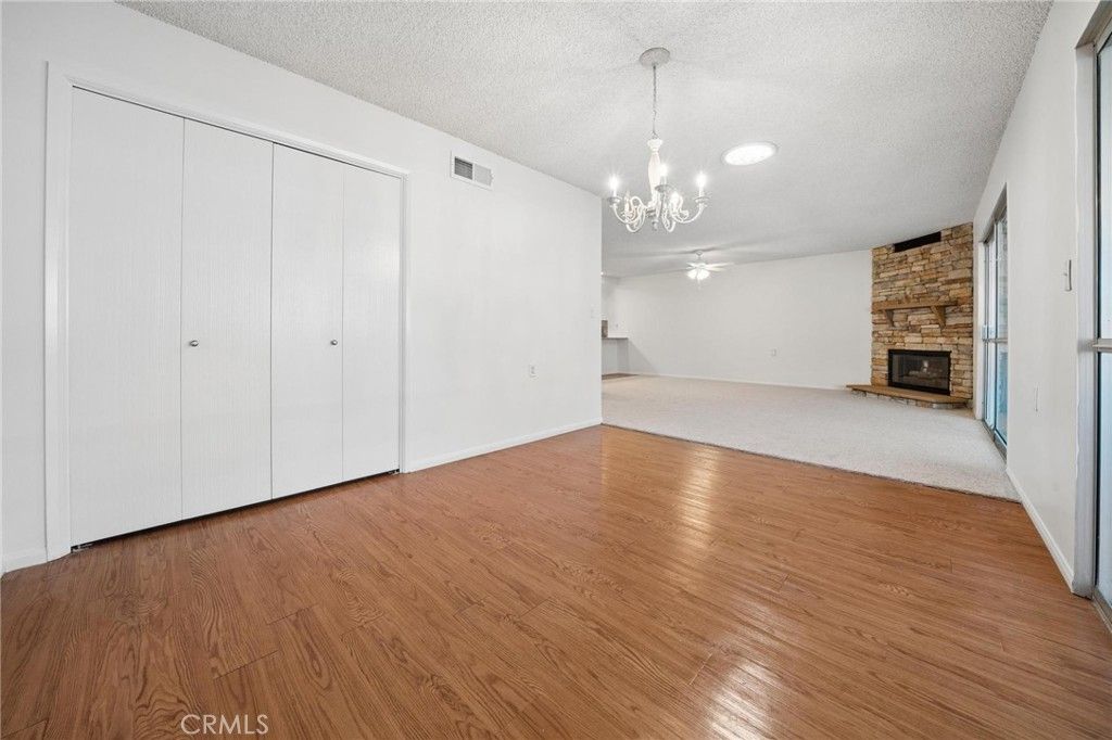 Image 14 of property listing at 19311 Oak Crossing Road, Newhall, CA 91321