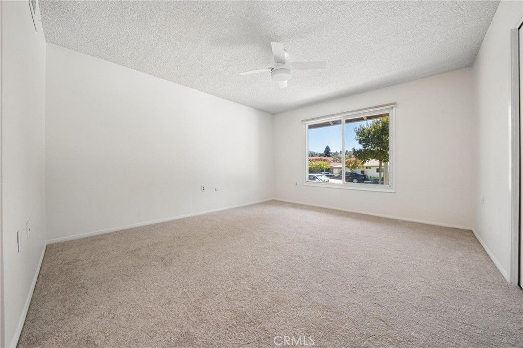Image 21 of property listing at 19311 Oak Crossing Road, Newhall, CA 91321