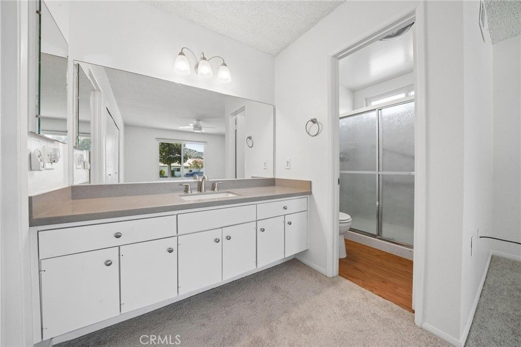 Image 23 of property listing at 19311 Oak Crossing Road, Newhall, CA 91321