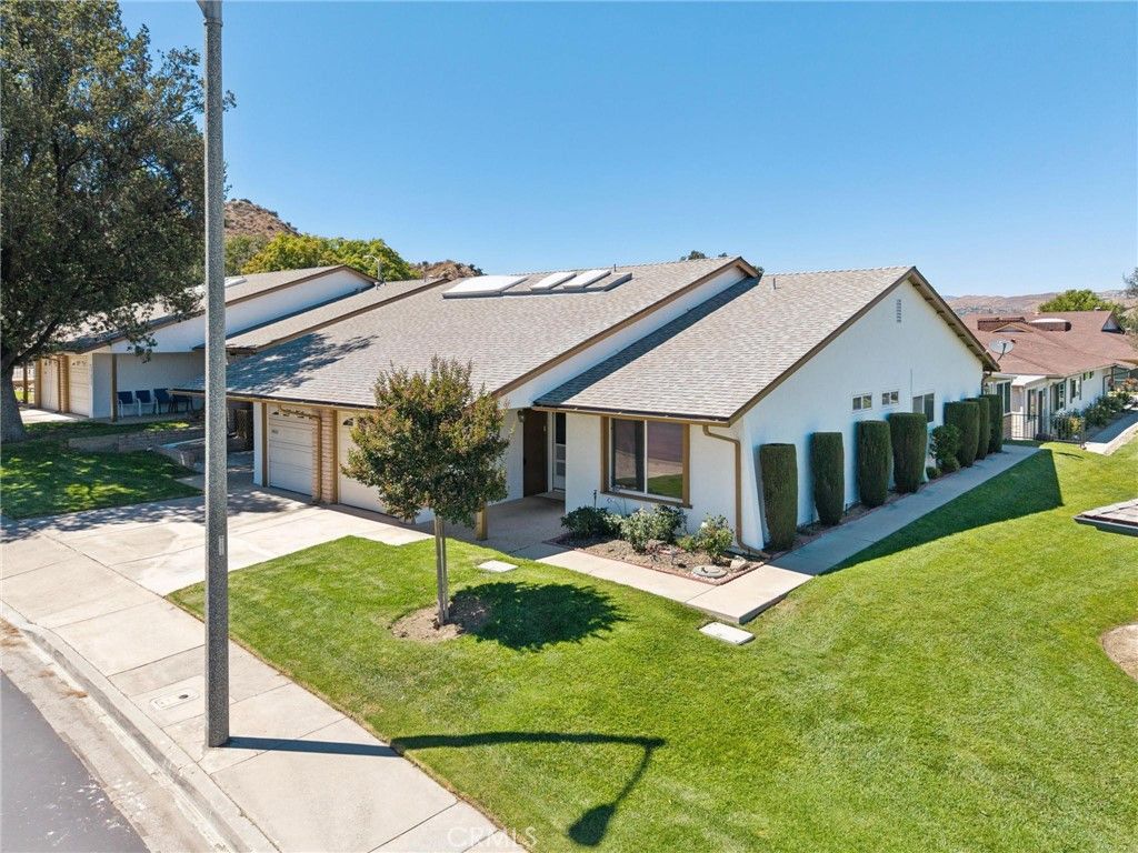 Image 28 of property listing at 19311 Oak Crossing Road, Newhall, CA 91321