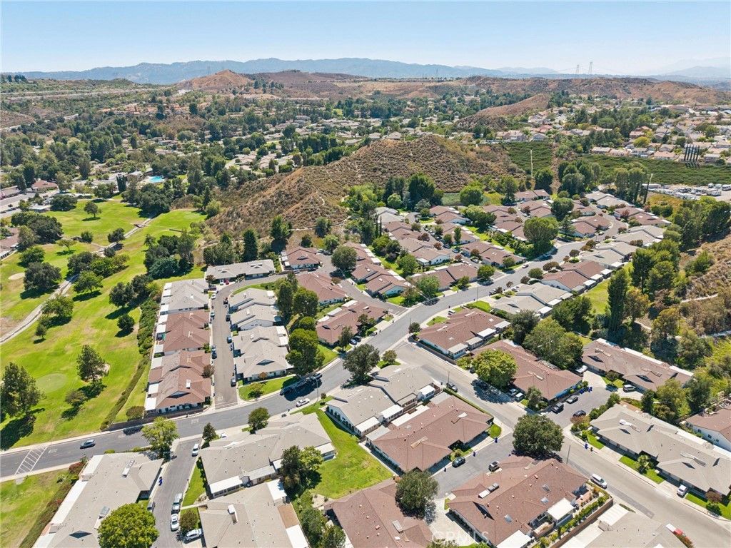 Image 35 of property listing at 19311 Oak Crossing Road, Newhall, CA 91321