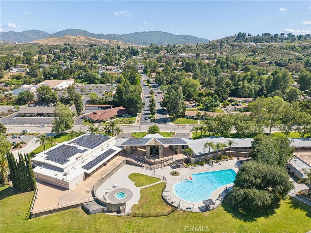 Image 39 of property listing at 19311 Oak Crossing Road, Newhall, CA 91321