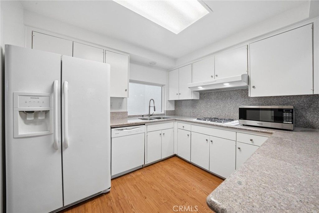 Image 5 of property listing at 19311 Oak Crossing Road, Newhall, CA 91321