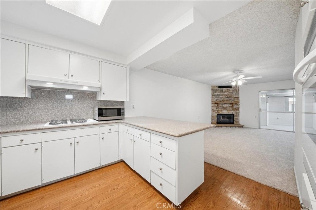 Image 9 of property listing at 19311 Oak Crossing Road, Newhall, CA 91321