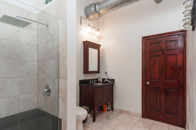 548 N Wells Street 3, Chicago, IL 60654