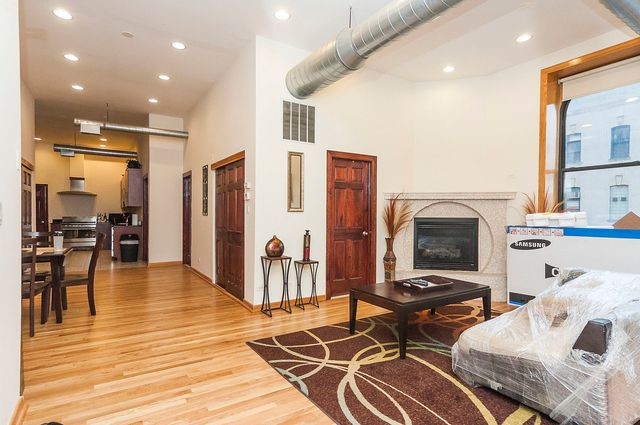 548 N Wells Street 3, Chicago, IL 60654
