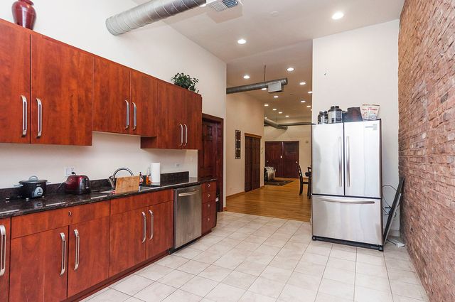 548 N Wells Street 3, Chicago, IL 60654