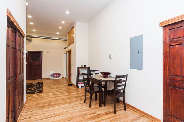 548 N Wells Street 3, Chicago, IL 60654