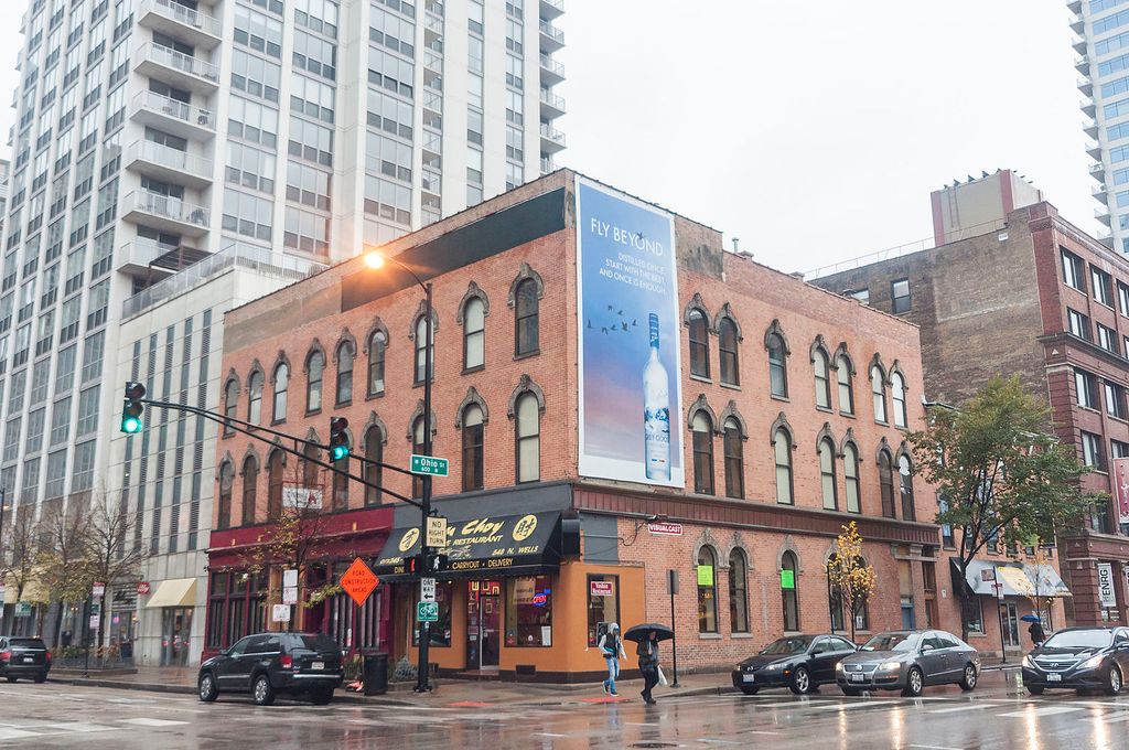 548 N Wells Street 3, Chicago, IL 60654