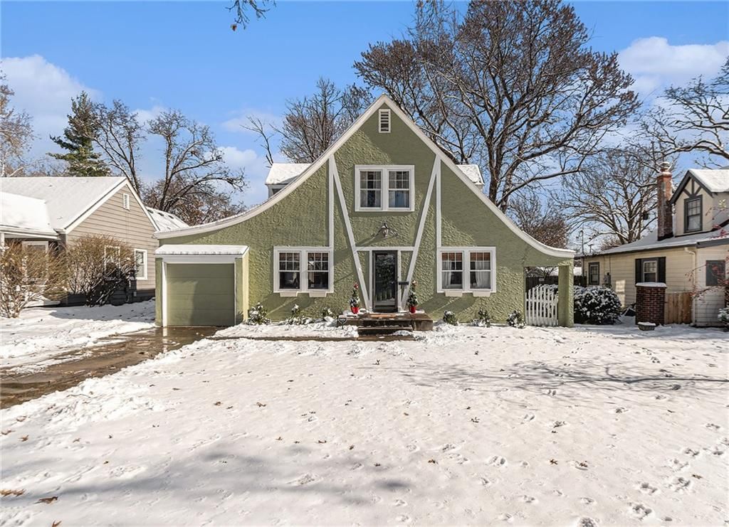 5925 Alhambra Street, Fairway, KS 66205