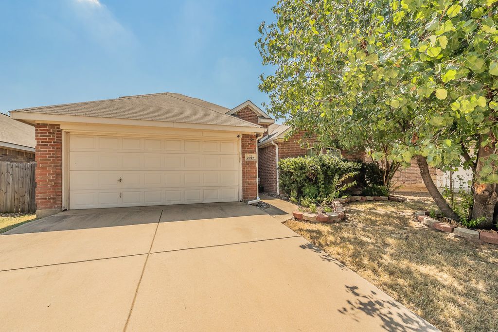2017 Graham Ranch Road, Fort Worth, TX 76134 — exterior