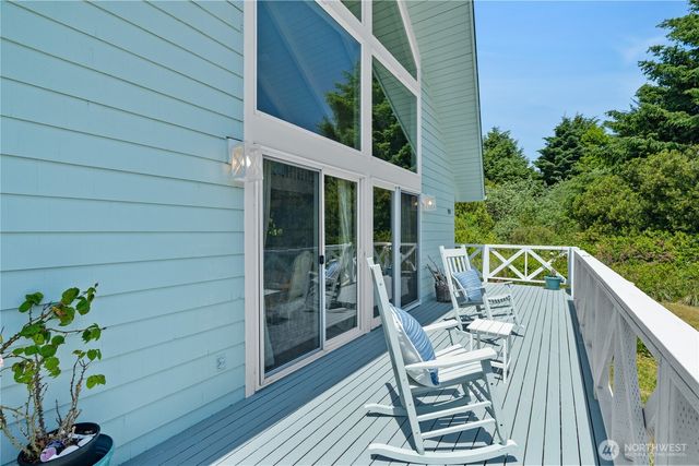 195 Ocean Shores Boulevard SW, Ocean Shores, WA 98569