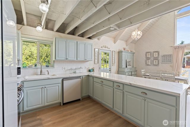 195 Ocean Shores Boulevard SW, Ocean Shores, WA 98569