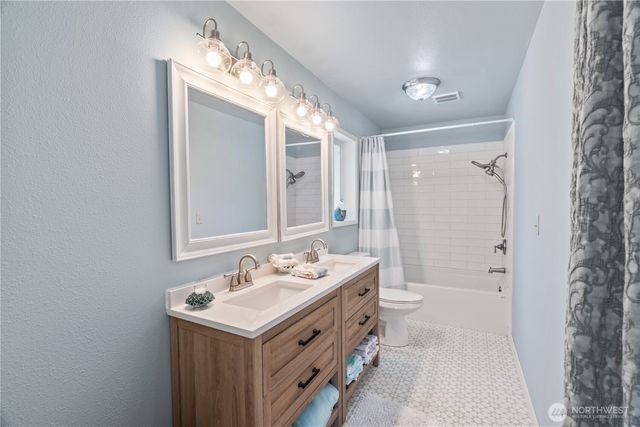 195 Ocean Shores Boulevard SW, Ocean Shores, WA 98569