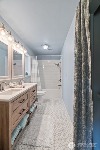 195 Ocean Shores Boulevard SW, Ocean Shores, WA 98569