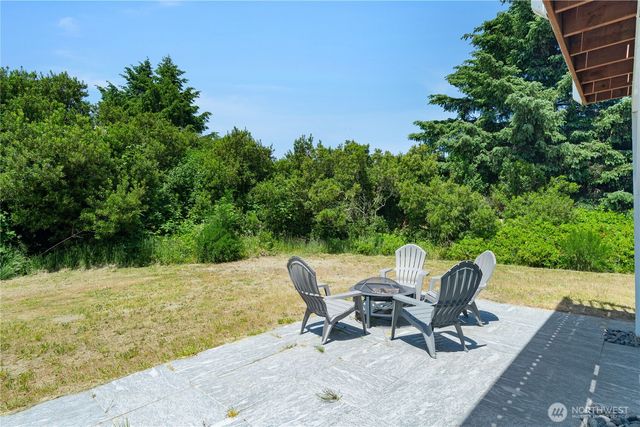 195 Ocean Shores Boulevard SW, Ocean Shores, WA 98569