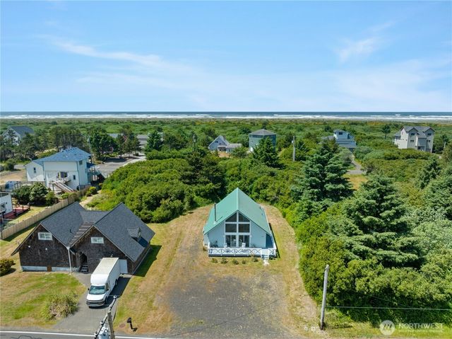 195 Ocean Shores Boulevard SW, Ocean Shores, WA 98569
