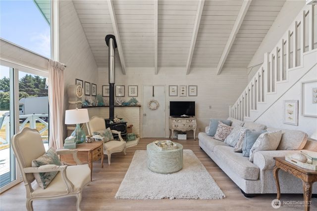 195 Ocean Shores Boulevard SW, Ocean Shores, WA 98569