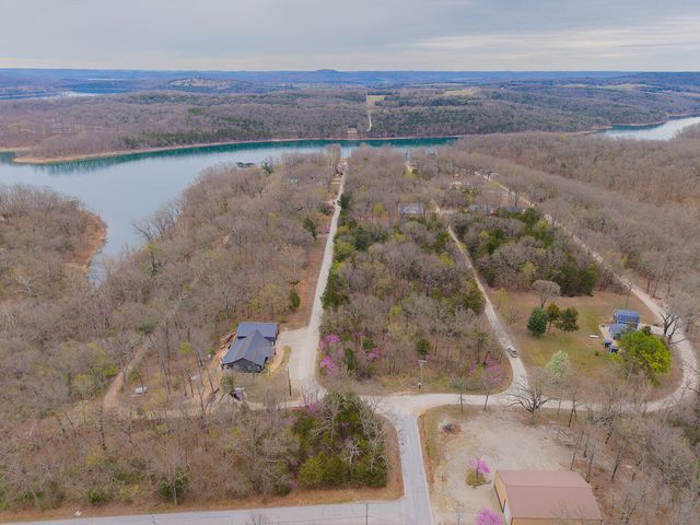 000 Tomahawk Hills, Shell Knob, MO 65747