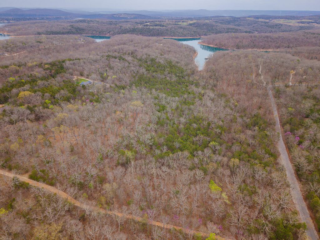 000 Tomahawk Hills, Shell Knob, MO 65747