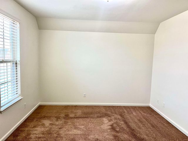 4864 AVI DR, Bartlett, TN 38002