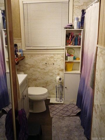 16 S Richard Drive, Pine Bluff, AR 71602