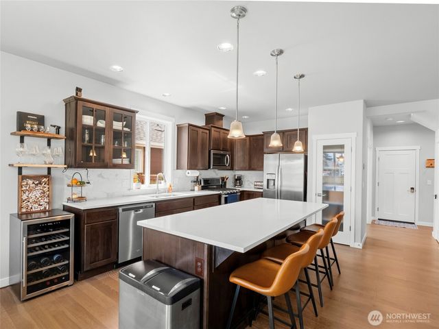 9024 Wyatt Court SE, Tumwater, WA 98501