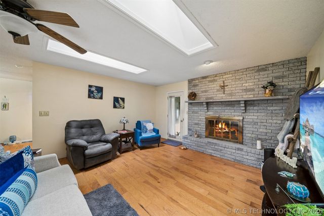 21585 S Glenwood Drive, Claremore, OK 74019