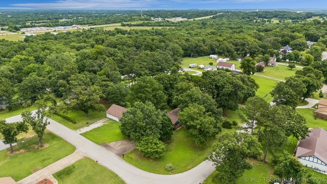 21585 S Glenwood Drive, Claremore, OK 74019