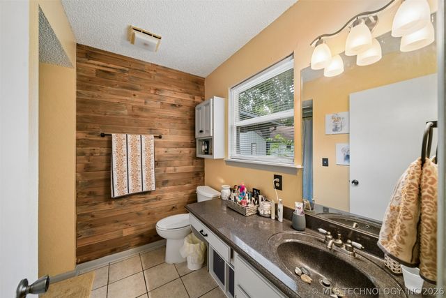 21585 S Glenwood Drive, Claremore, OK 74019
