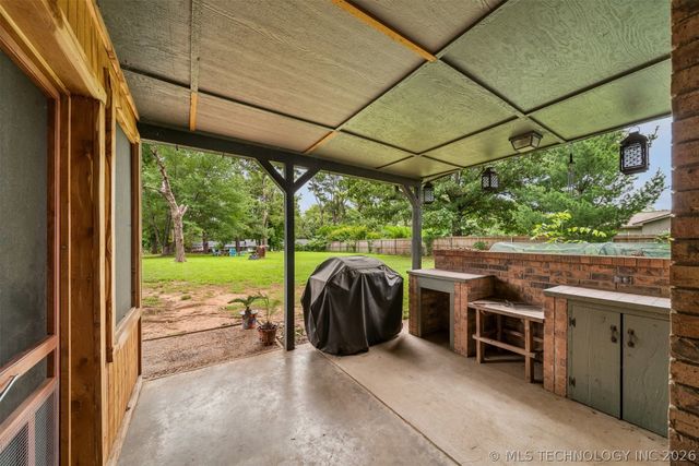 21585 S Glenwood Drive, Claremore, OK 74019