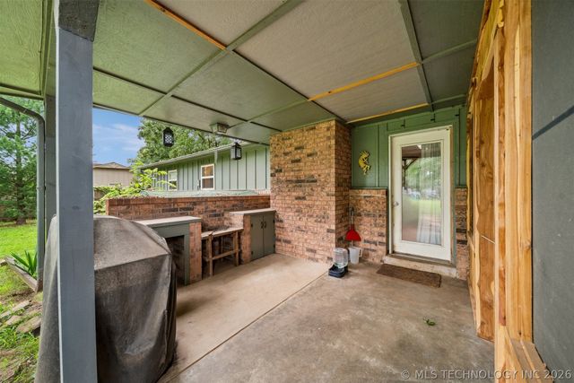 21585 S Glenwood Drive, Claremore, OK 74019