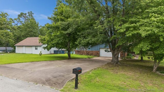 21585 S Glenwood Drive, Claremore, OK 74019