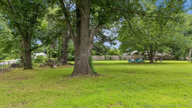 21585 S Glenwood Drive, Claremore, OK 74019