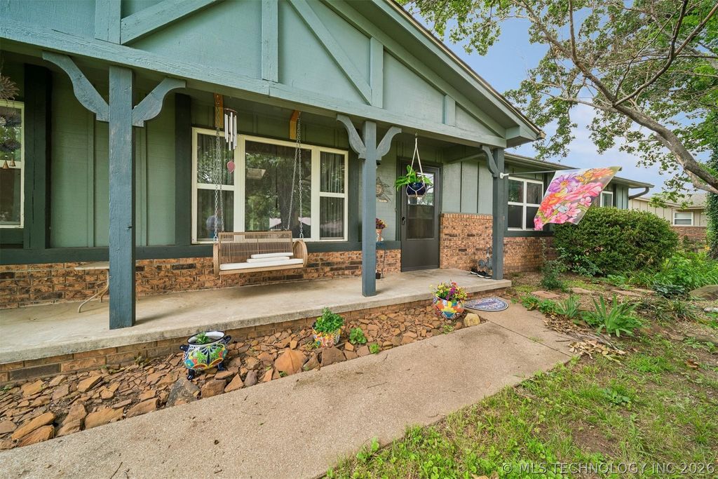 21585 S Glenwood Drive, Claremore, OK 74019